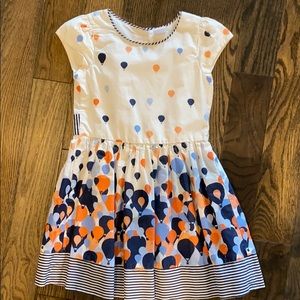 Up, up and Away in this sweet classic VGUC dress